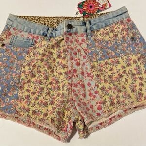 Floral Patchwork Women's Shorts‎